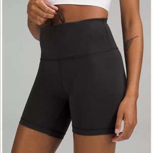 Wunder Train High-Rise Short 6"